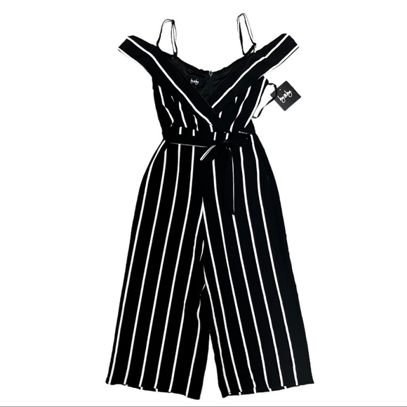 NWT By & By Wide Leg Capri Romper Size 1 Juniors Jumpsuit Striped Black White XS - Picture 1 of 12